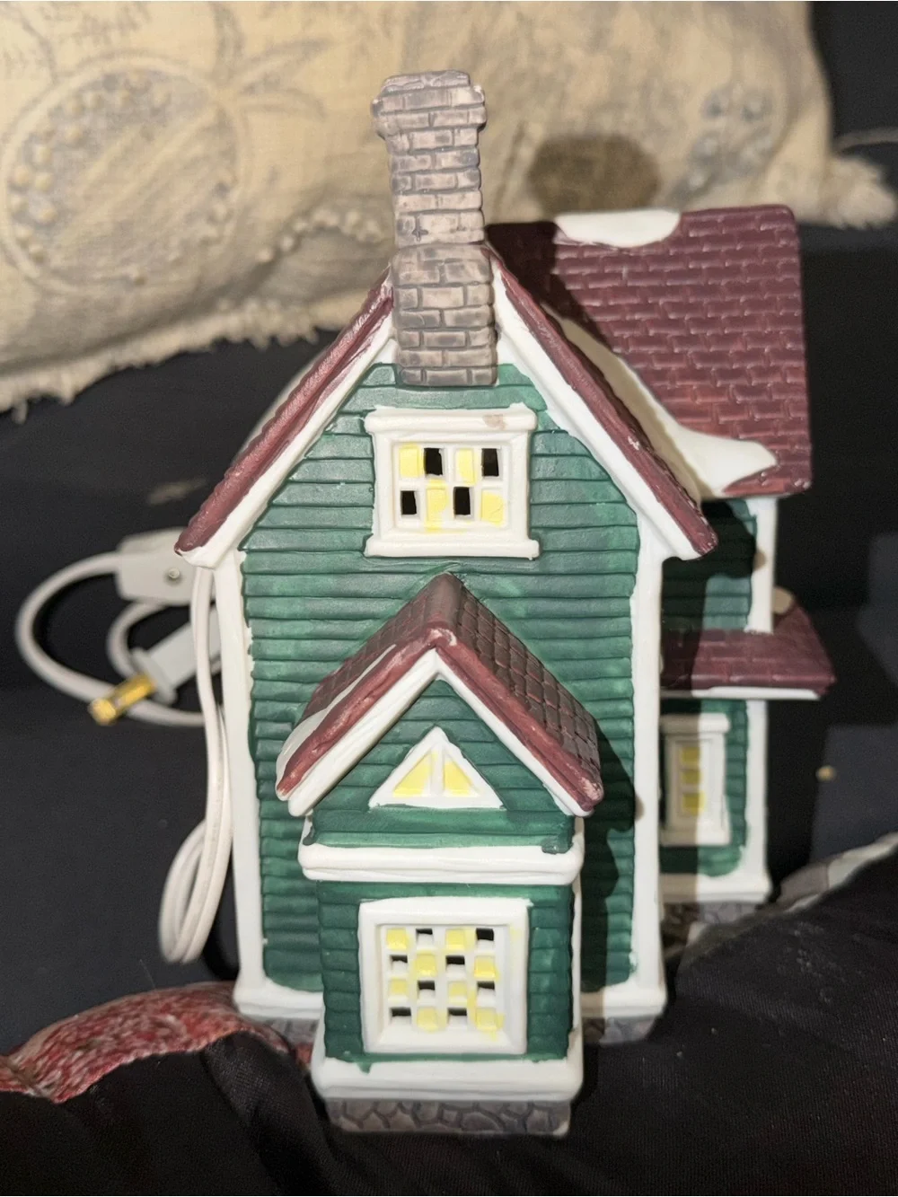 Dickens Collectibles 1994 Christmas Holiday House Classic Vintage Glass Works Us